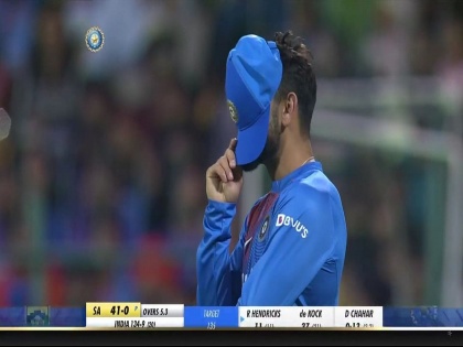 India vs South Africa : Virat Kohli miss DRS in 3rd T20I against South Africa; fan's trolled him | India vs South Africa : कोहलीवर आली तोंड लपवण्याची वेळ, पराभवामुळे नाही तर या कारणामुळे...