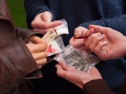 Youth addicted to alcohol and other substances, addiction de-addiction centers increased in Chhatrapati Sambhajinagar | नशेच्या दलदलीत तरुणाई; मद्यासोबतच कोकेन, बटण, एमडी, व्हाइटनर, गांजाची चटक