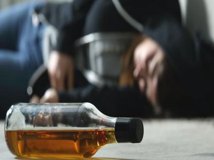 Alcohol drunken; Crime against trio | दारूच्या नशेत युवकाला मारहाण; तिघांवर गुन्हा