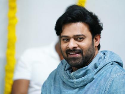 baahubali fame prabhas look change see pics | प्रभास पुन्हा एकदा बनला ‘बाहुबली’! वाढले इतके वजन की ओळखणेही झाले कठीण!!