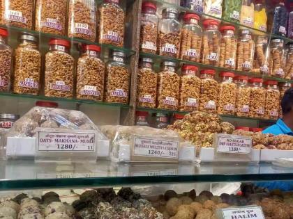 Aras dry fruits, sweets in Navratri; The arrival of dry fruits will increase next week | नवरात्रीत आरास ड्रायफ्रूट, मिठाईची; पुढील आठवड्यात सुकामेव्याची आवक वाढणार