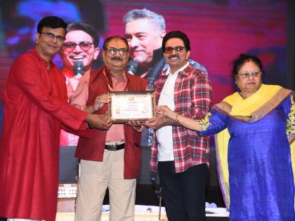 municipal corporation deputy commissioner ulhas mahale honored by dadasaheb phalke memorial foundation | महापालिकेचे उपआयुक्त उल्हास महाले यांचा दादासाहेब फाळके मेमोरियल फाउंडेशनतर्फे गौरव