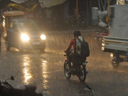 rains in Kolhapur city area | उकाड्याने हैराण झालेल्या नागरिकांना किंचितसा दिलासा, शहर परिसरात वळीव पावसाची हजेरी