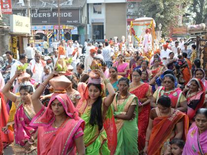 The name of 'Bhajlo Dadaji's name and the name of Bhajlo Hariharji' in the Jalgaon | जळगावात ‘भजलो दादाजी का नाम, भजलो हरिहरजी का नाम’चा जयघोष