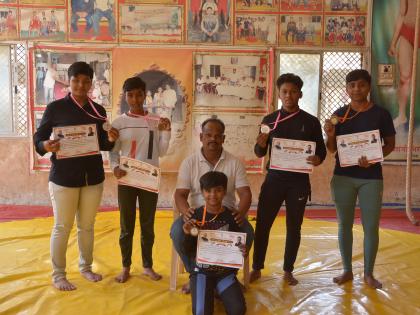 Silver to witness Akola in Vidarbha Kesari Ajinkyapad Wrestling Competition | विदर्भ केसरी अजिंक्यपद कुस्ती स्पर्धेत अकोल्याच्या साक्षीला रौप्य