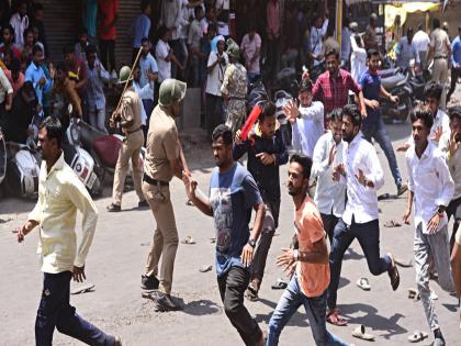 Kolhapur bandh turns violent, Who Sowed Hatred Among The Youth; How could the police be so oblivious | तरुणांच्यात द्वेष कोणी पेरला?; पोलिस इतके गाफील कसे राहिले?, सोशल मीडियावरील आक्षेपार्ह स्टेटसवरुन कोल्हापुरात दंगल