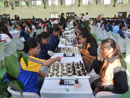  Inter university Chess Contest; Pune, Mumbai, Kolhapur, Amravati universities lead the front | आंतरविद्यापीठ बुद्धिबळ स्पर्धा; पुणे, मुंबई, कोल्हापूर, अमरावती विद्यापीठांची आघाडी कायम