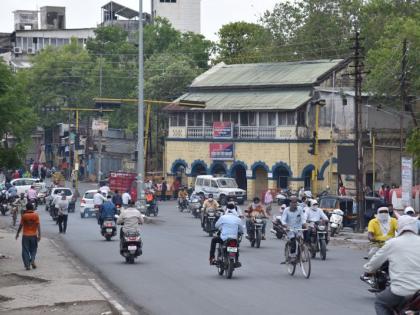 CoronaVirus Unlock : Daily routine on in Akola; Danger remains! | अकोल्यात जनजीवन पूर्वपदावर; धोका कायम!