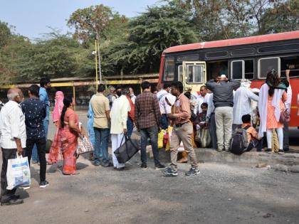 Corona's graph is rising again in Akola district due to carelessness! | बेफिकीरीमुळे अकोला जिल्ह्यात पुन्हा उंचावतोय कोरोनाचा आलेख!