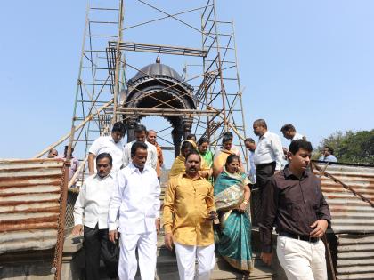 Kolhapur: Commissioner Chaudhary Santate has stopped work at Shahu Samadhi Temple | कोल्हापूर : शाहू समाधीस्थळाचे काम रखडल्यामुळे आयुक्त चौधरी संतापले