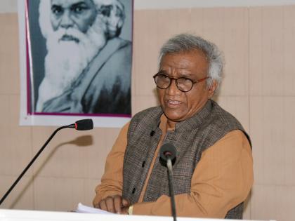 Kolhapur: Assassination is characteristic of Maharshi Shinde's literature: Gopal Guru | कोल्हापूर : अस्स्लपणा हे महर्षी शिंदे यांच्या साहित्याचे गुणवैशिष्ट्य : गोपाळ गुरू