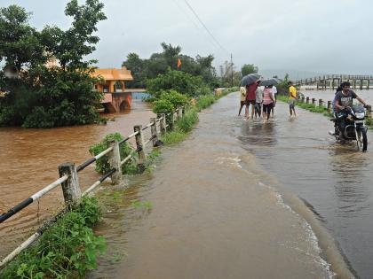 Panchaganga River rises, alert level crosses, four doors of Radhanagari open | पंचगंगा नदी धोकापातळीकडे, इशारा पातळी ओलांडली, ‘राधानगरी’चे चार दरवाजे खुले