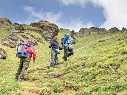 a Photographer's journey to Chandrakhani pass | एका पायावरही चंद्रखणी पासच्या टोकावर पोहचता येतं.