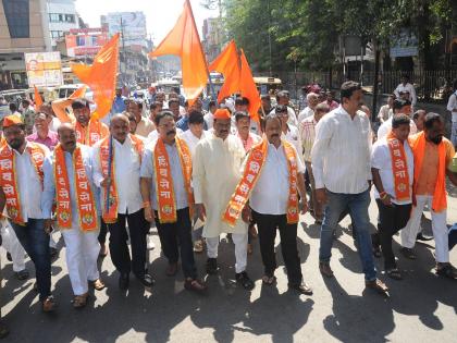  Sorry, the Joint Director of Sugar is closed ... Shivsena | क्षमस्व, साखर सहसंचालक कार्यालय बंद आहे...शिवसेनेने लावला फलक