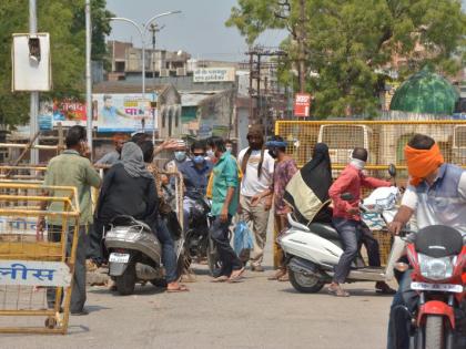 Restrictions for 'containment zones'; Milk, groceries, drug dealers banned from going out! | 'कंटेनमेंट झोन'साठी निर्बंध; दूध, किराणा, औषध विक्रेत्यांना बाहेर निघण्यास मनाई!