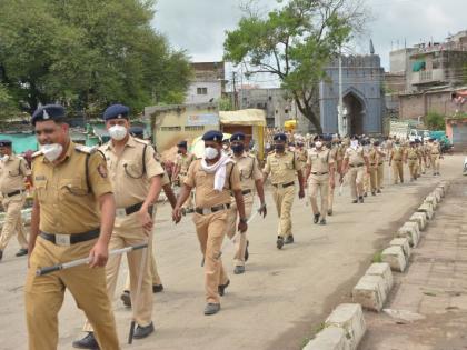 Police patrol on the background of Ganeshotsav | गणेशोत्सवाच्या पृष्ठभूमीवर पोलिसांचे पथसंचलन