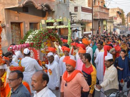 Gajanan maharaj's 'Prakat Din' Celebrated in Akola | भक्तिमय वातावरणात ‘श्रीं’चा प्रकटोत्सव!