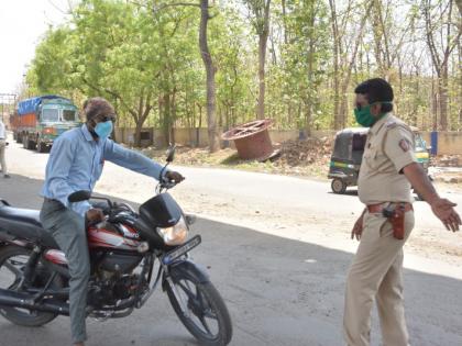 Let's pay the fine but walk out, the system is weak in front of those who walk for no reason! | दंड भरू पण बाहेर फिरू, विनाकारण फिरणाऱ्यांपुढे यंत्रणा हतबल!