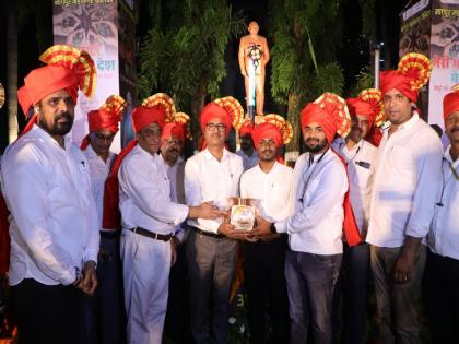 Amrit Kalash Yatra started in auspicious atmosphere of patriotism | देशभक्तीच्या मंगलमय वातावरणात निघाली अमृत कलश यात्रा