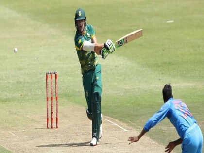 IND vs SA: Faf du Plessis hit a century, India chased a target of 270 | IND vs SA : फाफ डु प्लेसिसची शतकी खेळी, भारतासमोर 270 धावांचे आव्हान