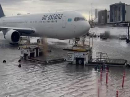 Indians, don't go to Dubai just yet Record rain shock, flight services suspended | भारतीयांनो, सध्या दुबईला जाऊ नका; विक्रमी पावसाचा धक्का, विमानसेवा स्थगित