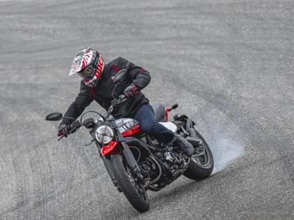 ducati scrambler urban motard launched at rs 11 49 lakh in india know about features see details | लाँच झाली 803CC ची जबरदस्त Motorcycle, पाहा किंमत आणि फीचर्स