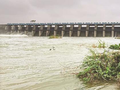 36% water abstraction in three months; Dead water storage in six projects in Jalna district | तीन महिन्यात ३६ टक्के पाण्याचा उपसा; जालना जिल्ह्यातील सहा प्रकल्पांमध्ये मृत पाणीसाठा