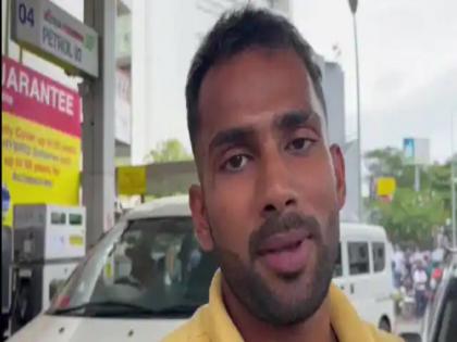 Due to the financial crisis, Sri Lankan cricketer Chamika Karunaratne was queuing for petrol for two days | आर्थिक संकटाचा श्रीलंकन क्रिकेटलाही मोठा फटका, क्रिकेटपटूंना सरावापासून राहावं लागतंय वंचित