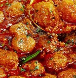 अस्सल काश्मिरी दम आलू करण्याची पारंपरिक रेसिपी, हॉटेलपेक्षा भारी दम आलू करा घरी फक्त १५ मिनिटांत