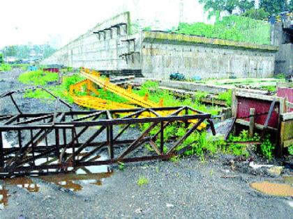 In the court, if the work of bridge is not commenced on October 1 | पुलाचे काम १ आॅक्टोबरपासून सुरू न झाल्यास जाणार न्यायालयात