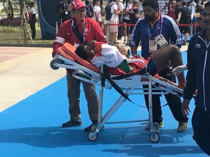 Asian Games 2018: After winning the medal, took him straight from the stretcher to the hospital | Asian Games 2018: पदक जिंकल्यावर त्याला स्ट्रेचरवरून थेट हॉस्पिटलला नेले