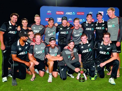 India lost again WITH New Zealand | मालिकेत ३१ वर्षांत प्रथमच टीम इंडियाचा सफाया