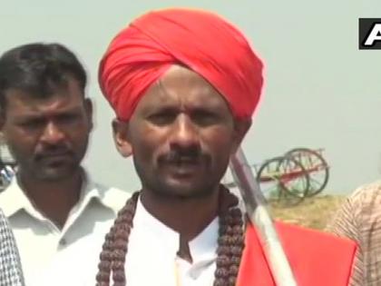 All religions! 33-year-old Muslim youth becomes priest of Lingayat monastery | सर्वधर्म समभाव! 33 वर्षीय मुस्लिम तरुण बनला लिंगायत मठाचा पुजारी