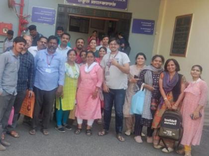 The students protested against the university's delay and boycott of the Hatayog paper in solapur | हटयोगच्या पेपरला विद्यापीठाकडून उशीर, बहिष्कार टाकून विद्यार्थ्यांनी केला हट्ट पूर्ण