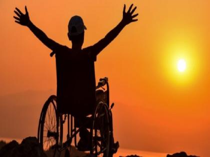 For driving Rickshaw Divyang want license in Aurangabad | औरंगाबादमध्ये दिव्यांगाला हवाय वाहतूक परवाना; रिक्षा चालवून बनायचे आहे सक्षम 