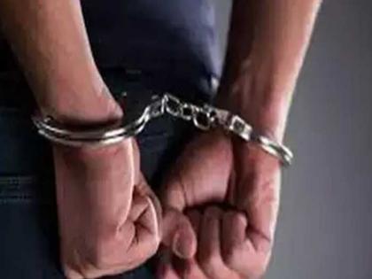 Indapur: Four accused arrested in connection with robbery | इंदापूरात कोयत्याच्या धाकाने दुचाकीस्वाराला लुटणाऱ्या अट्टल गुन्हेगारासह चार आरोपींना अटक