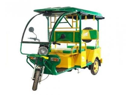 Death of a two-and-a-half year old boy in Nagpur under e-rickshaw | नागपुरात ई-रिक्षाखाली दबून अडीच वर्षाच्या चिमुकल्याचा मृत्यू