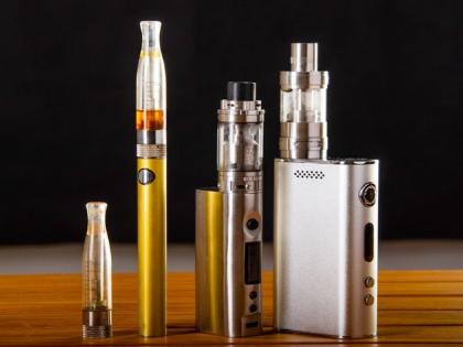Youth addicted to e cigarettes, huge stockpile uncovered in police operation in Kolhapur | तरुणाई ई-सिगारेटच्या विळख्यात, कोल्हापुरात पोलिसांनी केलेल्या कारवाईत मोठा साठा उघड Youth addicted to e cigarettes, huge stockpile uncovered in police operation in Kolhapur | तरुणाई ई-सिगारेटच्या विळख्यात, कोल्हापुरात पोलिसांनी केलेल्या कारवाईत मोठा साठा उघड