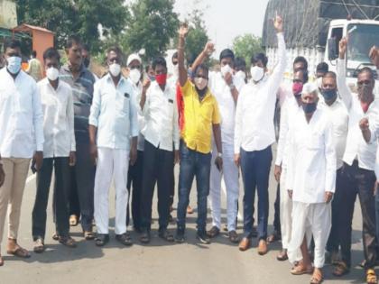 Farmers aggressive in Indapur over Ujani water issue | उजनीच्या पाणी प्रश्नाबाबत इंदापूरात शेतकरी आक्रमक! तालुक्यात रास्ता रोको आंदोलन