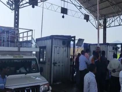 Vehicles of the organization were stopped at Anewadi toll booth; Traffic jam of Pune road | आणेवाडी टोल नाक्यावर संघटनेची वाहने अडवली; पुण्याकडे जाणारी वाहतूक कोंडी