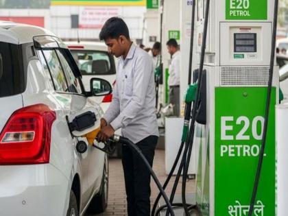 CNG cars are the worst hit by E20 petrol; Khadkan's eyes will open, see how it... | E20 पेट्रोलचा सर्वाधिक फटका सीएनजी कारना; खाडकन् डोळे उघडतील, कसा तो पहा... CNG cars are the worst hit by E20 petrol; Khadkan's eyes will open, see how it... | E20 पेट्रोलचा सर्वाधिक फटका सीएनजी कारना; खाडकन् डोळे उघडतील, कसा तो पहा...
