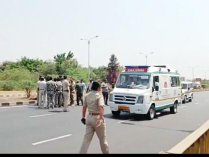 Big news; Black flags displayed at the Governor's canvas in Solapur | मोठी बातमी; राज्यपालांच्या कॅनव्हाला दाखविले सोलापुरात काळे झेंडे