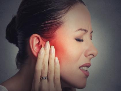 ear infection home remedies | कानात झालेला संसर्ग दूर होईल 'या' सोप्या घरगुती उपायांनी, जाणून घ्या अधिक