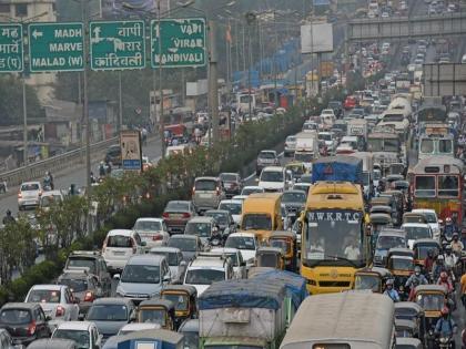 Mumbaikars tomorrowo avoid BKC campus, Western Express Highway, BJP meeting fears traffic constraints | मुंबईकरांनो उद्या बीकेसी परिसर, वेस्टर्न एक्स्प्रेस हायवे टाळा, भाजपाच्या सभेने वाहतूक कोंडीची भीती