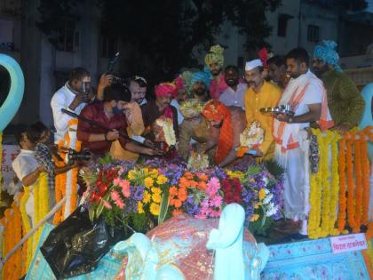 Ganesh Visarjan 2021: Immersion of Ganaraya of Mandai in Gaj Gavaksh Kunda; A heartfelt message to the Republic | Ganesh Visarjan 2021: गज गवाक्ष कुंडात झाले मंडईच्या गणरायाचे विसर्जन; गणरायाला भावपूर्ण निरोप