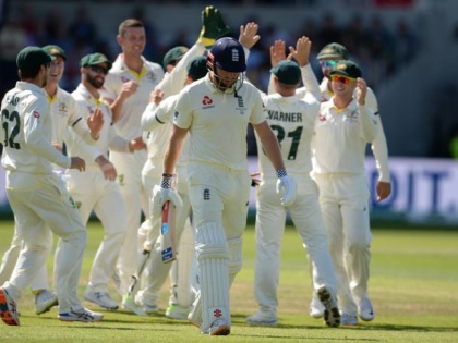 Australia all out England in just 67 runs | धक्कादायक! इंग्लंडचा फक्त 67 धावांत ऑस्ट्रेलियाने उडवला खुर्दा