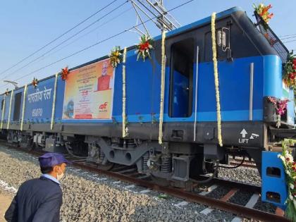 Indian railways eastern corridor work completed goods train will deliver on time passenger train reach on time | भारतीय रेल्वेचं मोठ्ठं यश! EDFC चा मेगा प्रकल्प झाला पूर्ण, प्रवाशांना होणारा कमालीचा फायदा