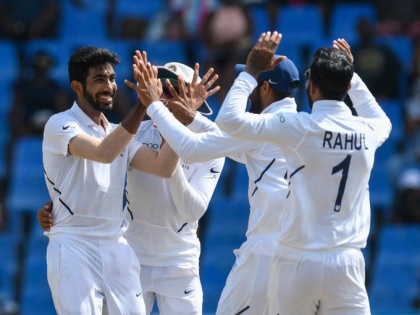 India vs West Indies, 2 nd test: jasprit bumrah hat trick despite umpires not giving out | India vs West Indies, 2 nd test : पंचांनी नॉट आऊट दिल्यावरही झाली बुमराची हॅट्रिक; नेमका काय घोळ आहे...