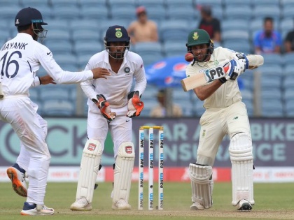 India beat South Africa by 137 runs in second test match | भारताकडून दक्षिण आफ्रिकेचा एक डाव १३७ धावांनी धुव्वा