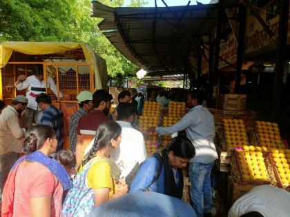 Crowd for shopping on Eid, Akshaya Tritiya, Shivaji Market is full house | Pune | ईद, अक्षय्य तृतीयेनिमित्त खरेदीसाठी गर्दी, शिवाजी मार्केट हाऊसफुल